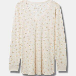 Torrid - Girlfriend Signature Jersey V-Neck Long Sleeve Tee in "Toss Motifs Dew"